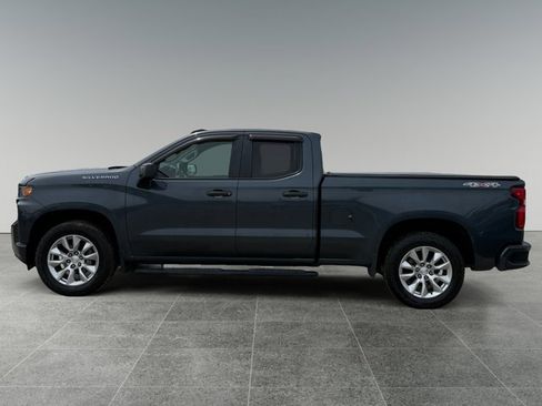 Used 2019 Chevrolet Silverado 1500 Custom w/ Custom Value Package AWD/4WD image 3
