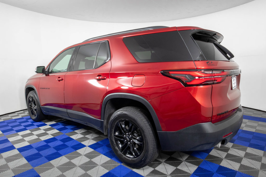 Used 2023 Chevrolet Traverse LT FWD image 7