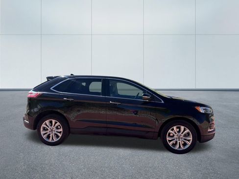 Used 2022 Ford Edge Titanium w/ Equipment Group 301A AWD/4WD image 10