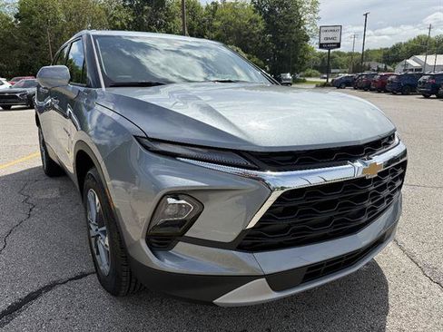 Certified 2025 Chevrolet Blazer LT AWD/4WD image 9