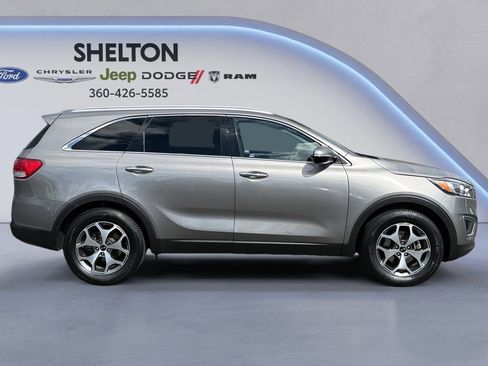 Used 2017 Kia Sorento FWD image 7