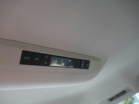 Used 2021 Toyota Sienna LE FWD image 17