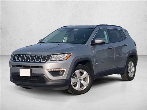 Used 2019 Jeep Compass Latitude image 1