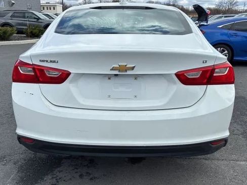 Used 2017 Chevrolet Malibu LT image 4