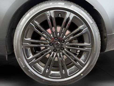 New 2026 Land Rover Range Rover SE image 11