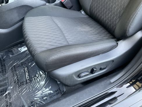 Used 2017 Nissan Rogue SV image 27