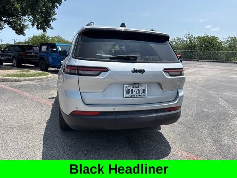 Used 2025 Jeep Grand Cherokee L Altitude RWD image 14