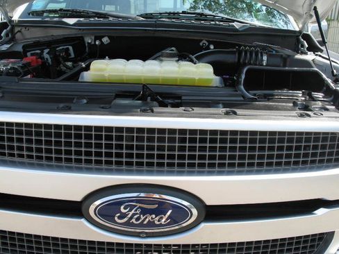 Used 2019 Ford F150 Platinum w/ Equipment Group 701A Luxury AWD/4WD image 75