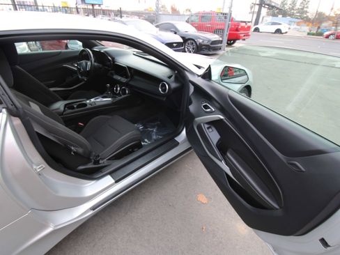 Used 2016 Chevrolet Camaro SS image 33