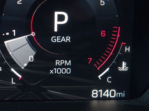 Used 2024 GMC Canyon AT4 w/ Technology Package AWD/4WD image 32