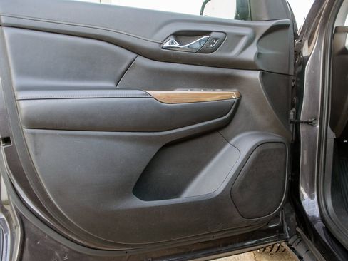 Used 2019 GMC Acadia SLE image 23