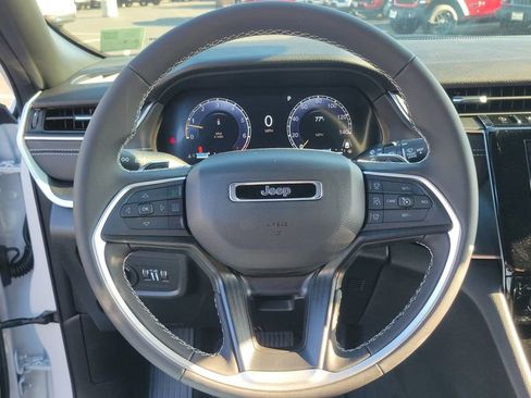 New 2025 Jeep Grand Cherokee Laredo image 21