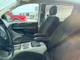 Used 2016 Dodge Grand Caravan SXT image 3