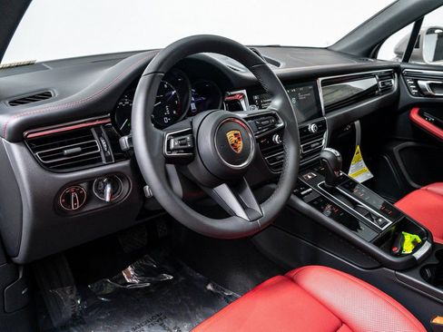 New 2026 Porsche Macan image 13