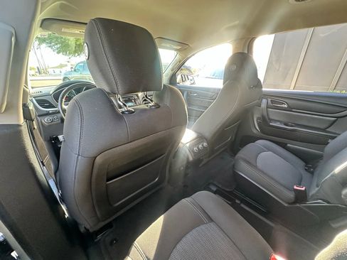 Used 2017 Chevrolet Traverse LT image 21