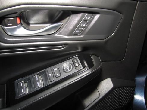 Used 2025 Honda Accord Touring image 11