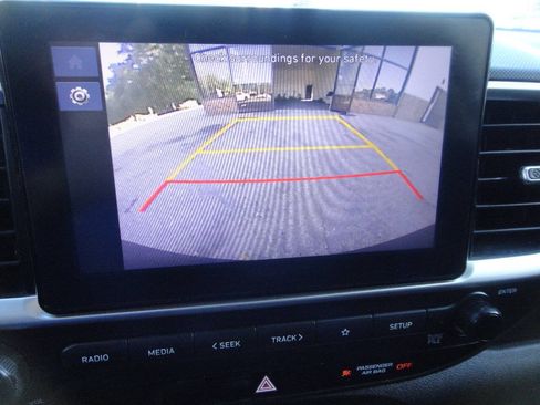 Used 2023 Hyundai Venue SE FWD image 10