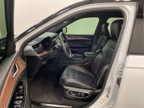 Used 2023 Jeep Grand Cherokee L Summit w/ High Altitude Package AWD/4WD image 9