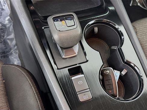 Certified 2023 Nissan Rogue SV FWD image 17