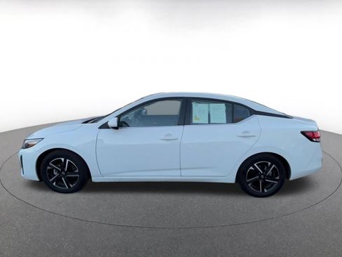 Used 2025 Nissan Sentra SV FWD image 9
