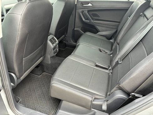 Used 2020 Volkswagen Tiguan SE w/ Panoramic Sunroof Package FWD image 29