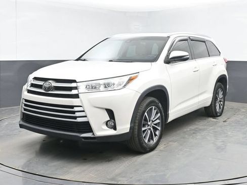 Used 2018 Toyota Highlander XLE FWD image 5