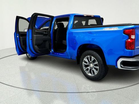 Used 2025 Chevrolet Silverado 1500 LT AWD/4WD image 11