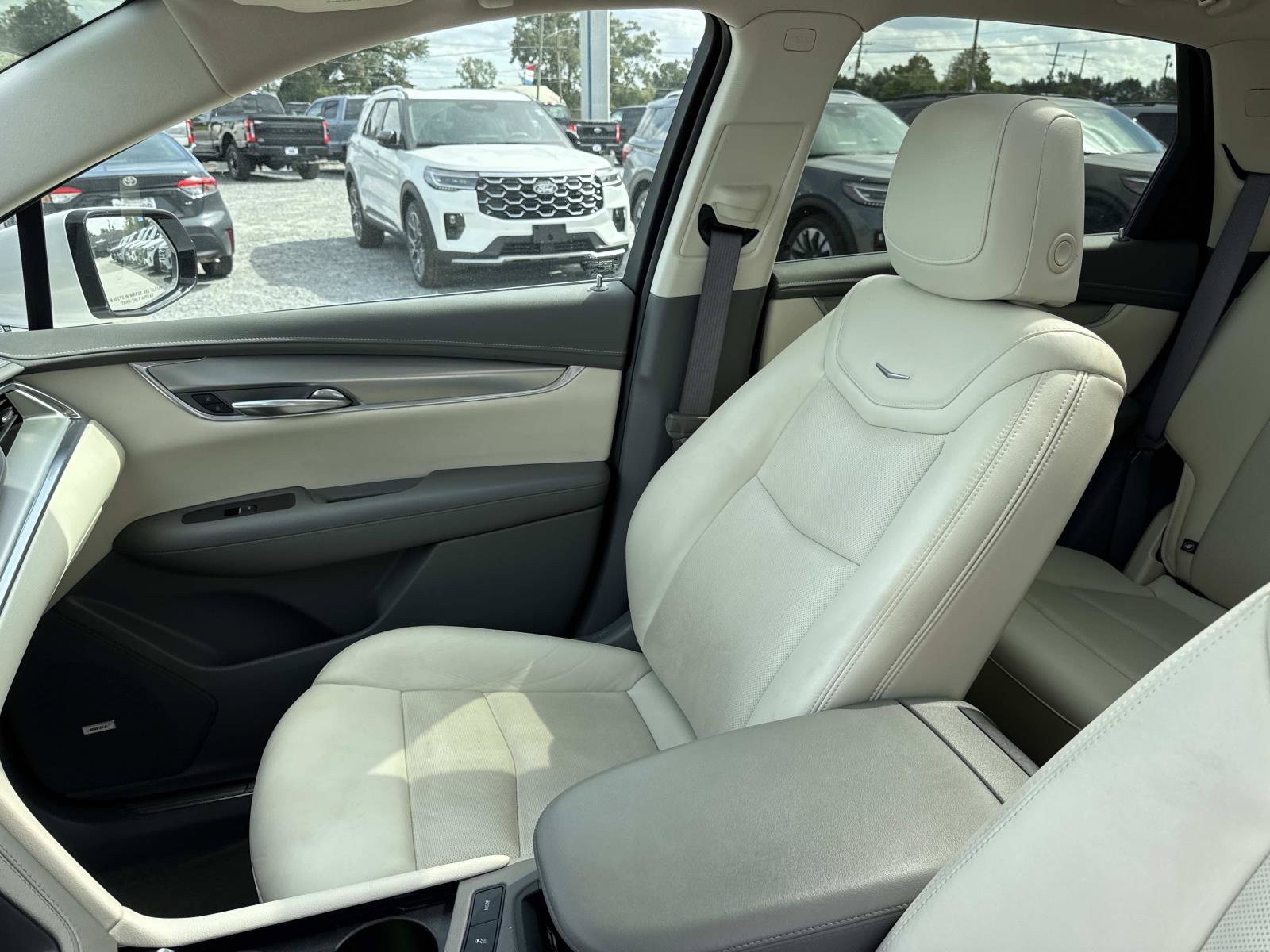 Used 2021 Cadillac XT5 Premium Luxury FWD image 16