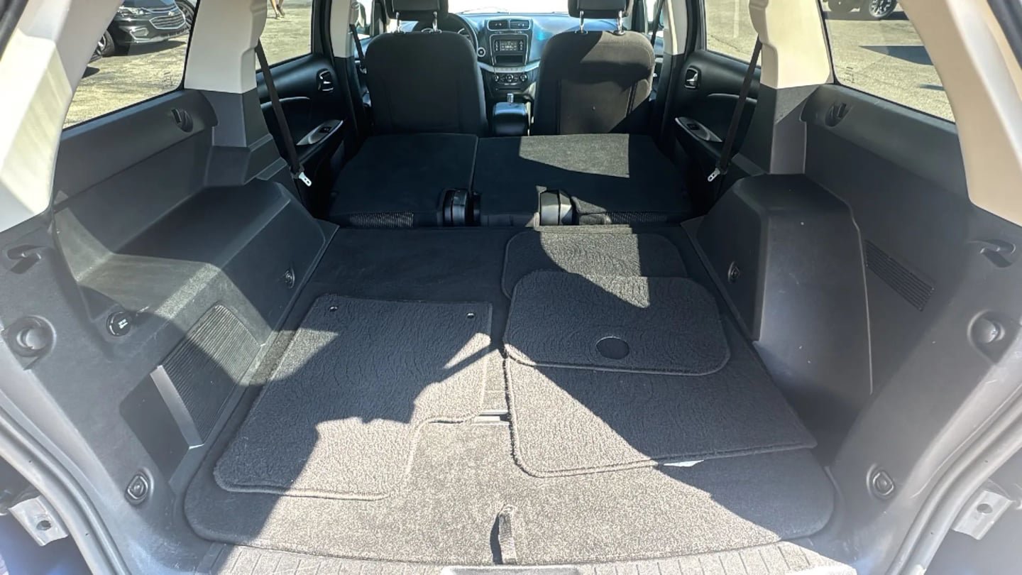 Used 2017 Dodge Journey SE FWD image 22