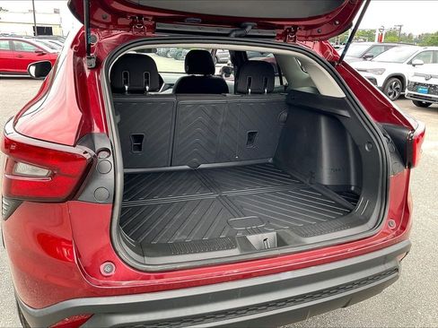 Used 2024 Chevrolet Trax LS w/ LS Convenience Package FWD image 32