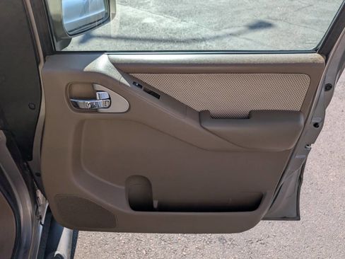 Used 2006 Nissan Frontier LE w/ (H01) Rockford Fosgate Pkg image 34