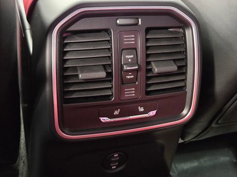 New 2026 Porsche Macan Base image 12