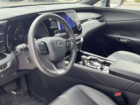 Used 2025 Lexus RX 350 FWD w/ Technology Package image 5