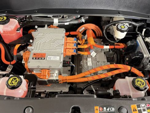 Used 2022 Chevrolet Bolt EUV LT w/ Comfort Package FWD image 9