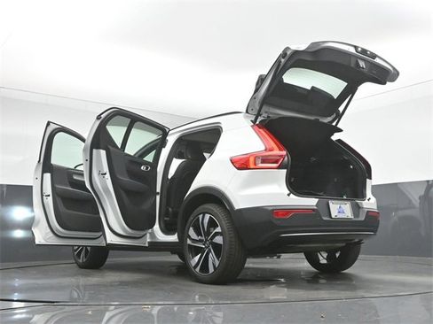 Used 2023 Volvo XC40 B5 Plus w/ Protection Package Premier image 55