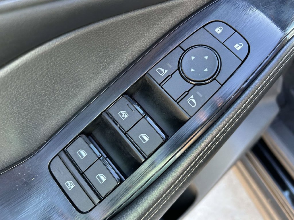 Used 2025 Nissan Rogue SV AWD/4WD image 13