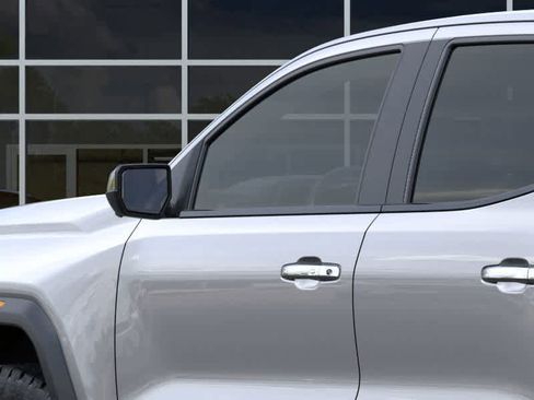 New 2026 GMC Canyon Denali image 12