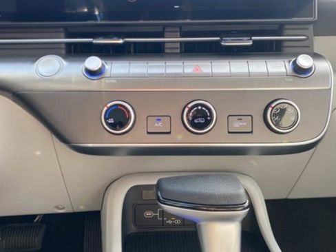 New 2026 Hyundai Kona SE FWD image 17