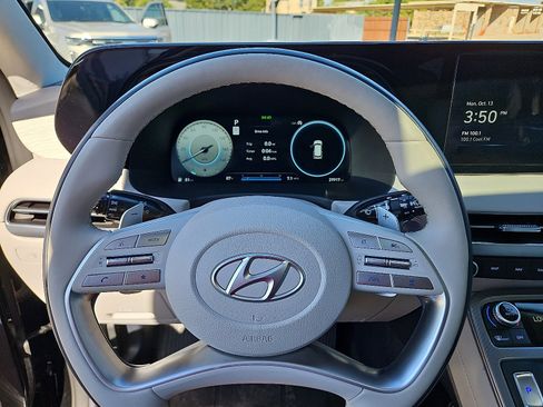 Used 2024 Hyundai Palisade Calligraphy image 13
