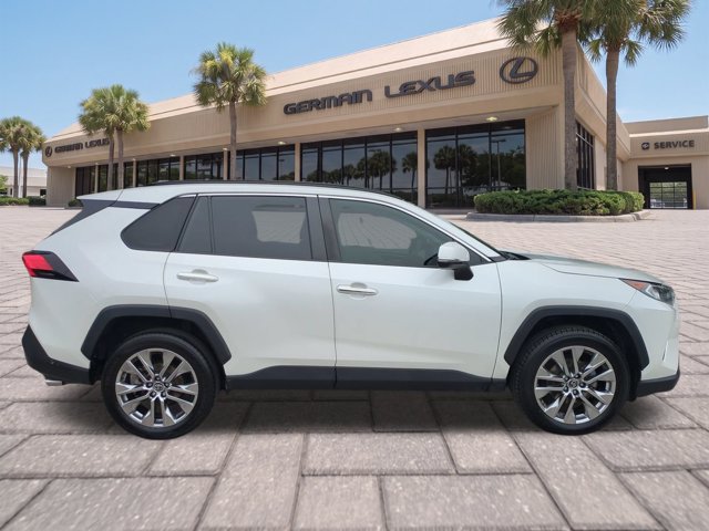 Used 2019 Toyota RAV4 Limited w/ Cold Weather Package FWD image 3