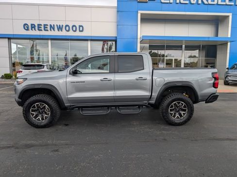 Used 2025 Chevrolet Colorado ZR2 AWD/4WD image 2