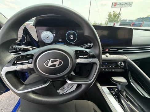 Used 2024 Hyundai Elantra SEL FWD image 15
