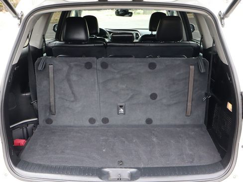 Used 2017 Toyota Highlander XLE AWD/4WD image 14