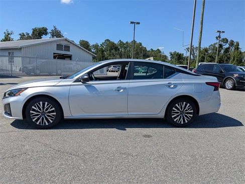 Used 2024 Nissan Altima 2.5 SV image 7