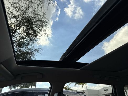 Used 2020 Nissan Rogue SL w/ Premium Package image 54