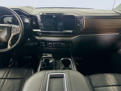 Used 2022 Chevrolet Silverado 1500 High Country w/ High Country Premium Package image 18