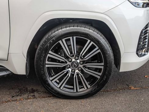 Used 2024 Lexus LX 600 4WD w/ Appearance Package image 9
