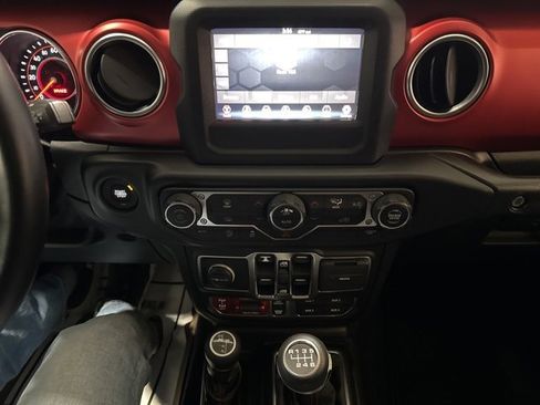 Used 2021 Jeep Wrangler Unlimited Rubicon image 10