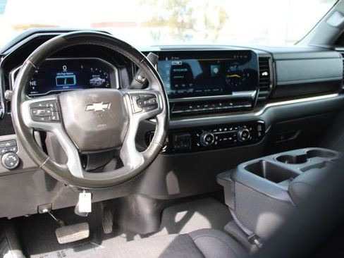 Used 2025 Chevrolet Silverado 1500 LT image 18
