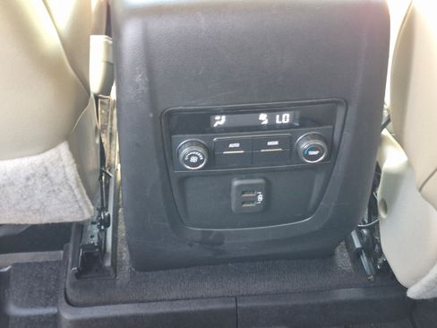 Used 2019 Buick Enclave Essence AWD/4WD image 26